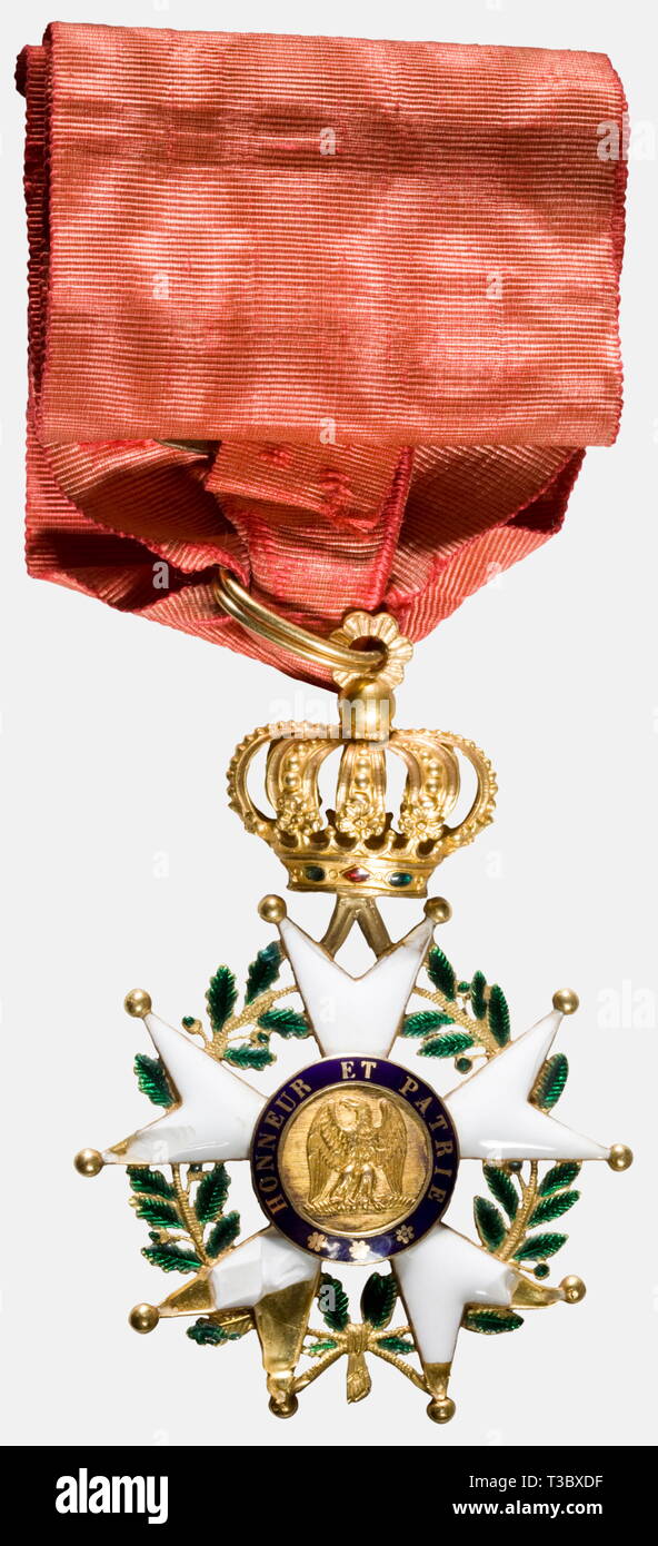 Reihenfolge der Legion von Ehre, Zeit der Präsidentschaft der Commander 1852 Kreuz, Gold und Emaille. Die Arme sind schwer beschädigt. Komplett mit Hals band. Die Plakette Vorderseite mit Büste Napoleons nach links, adlerkopf Stanzen von 1847 - 1919. Sehr seltene Art, auf Verschleiß nur ein Jahr genehmigt. Siehe eine fast identische Commander's Cross von Jean-Pierre Collignon in Ordres de Chevalerie, Abbildung 416. historischen, historische, 19. Jahrhundert, Medaille, Orden, Ehrenzeichen, Medaillen, Orden, Ehrenzeichen, Abzeichen der Ehre, Ehrenzeichen, Abzeichen der Ehre, ob, Additional-Rights - Clearance-Info - Not-Available Stockfoto