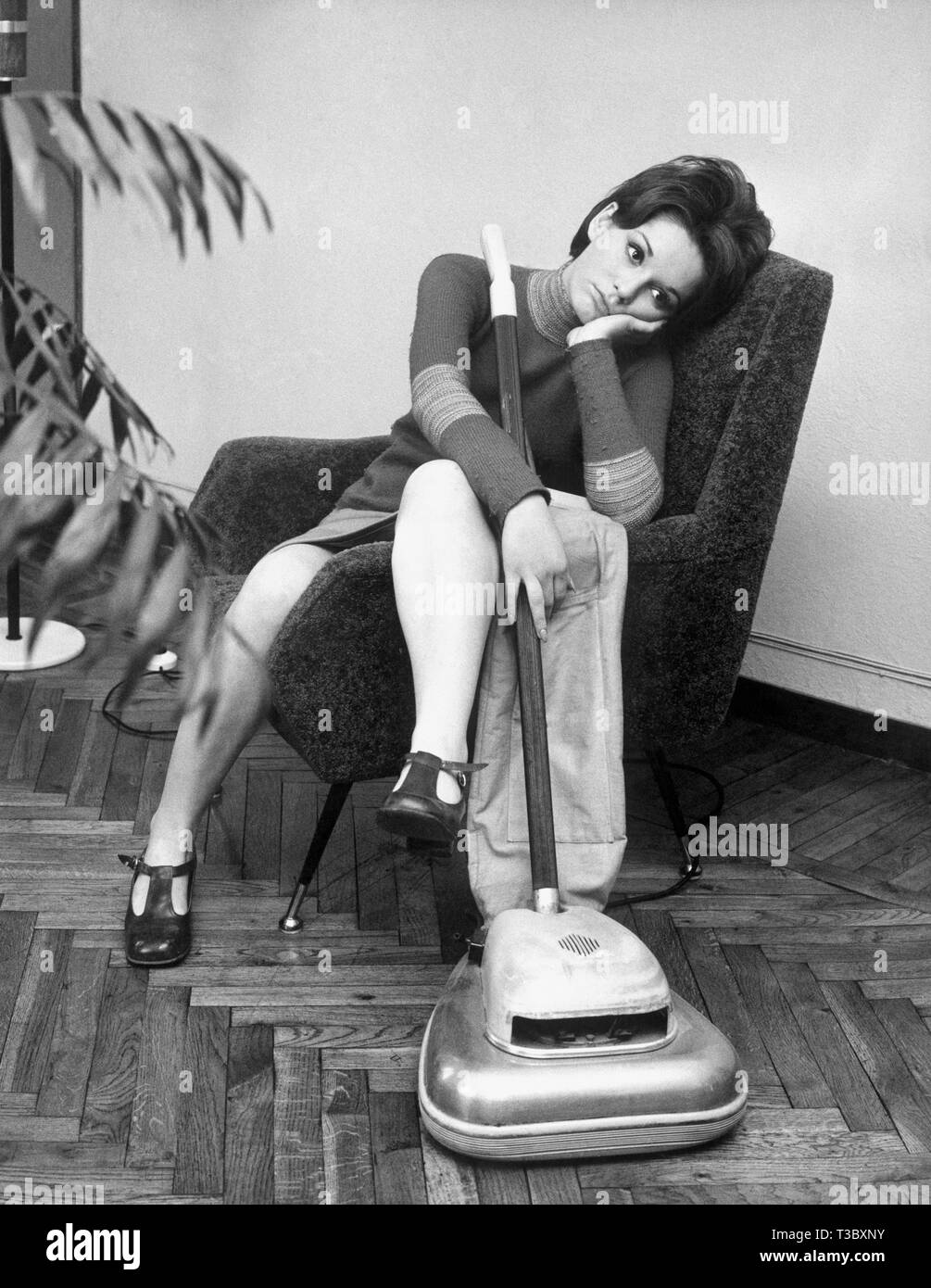 Frau während der houseworks, 1968 ausruhen Stockfoto