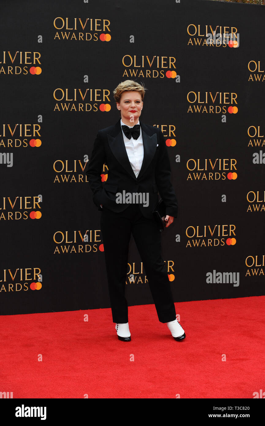 Martha Plimpton auf dem roten Teppich während der Olivier Awards in der Albert Hall in London gesehen. Stockfoto