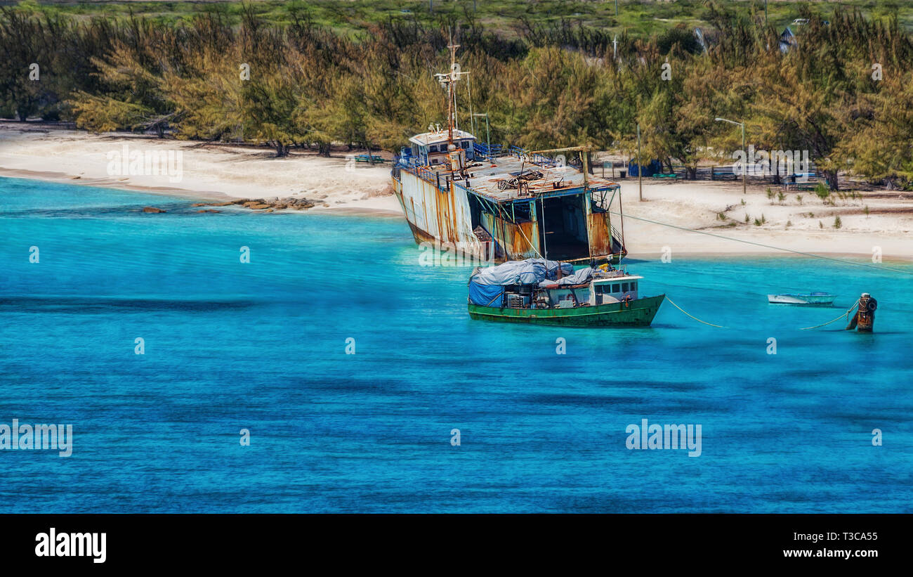 Schiffswrack am Strand von Grand Turk in der Karibik. Stockfoto