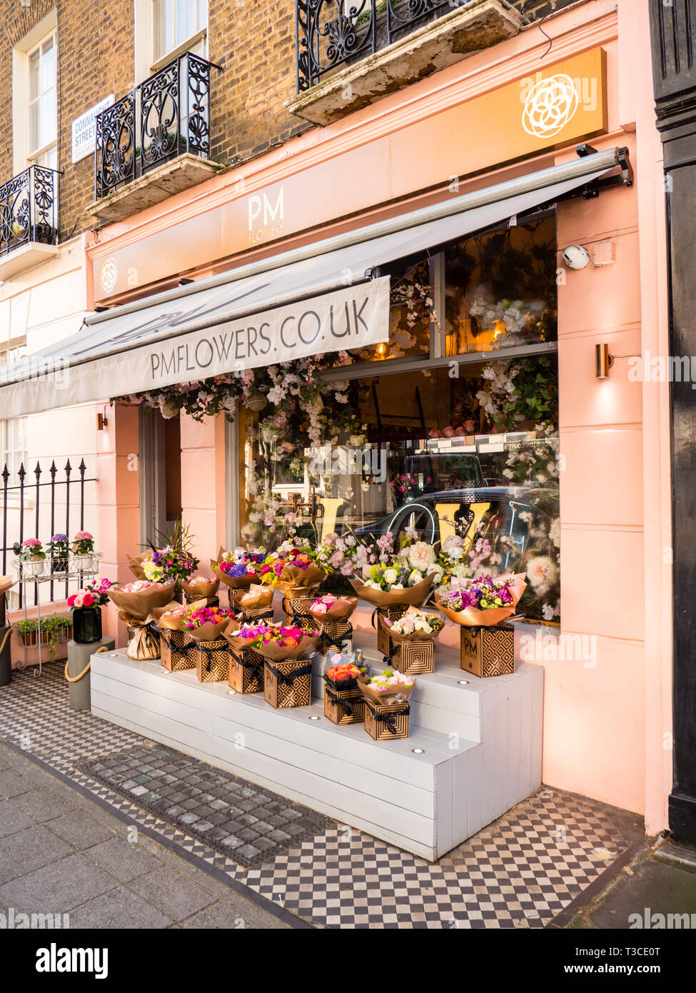 Luxus Flower Shop, PM Blumen, Connaught Dorf, Westminster, London, England, UK, GB. Stockfoto