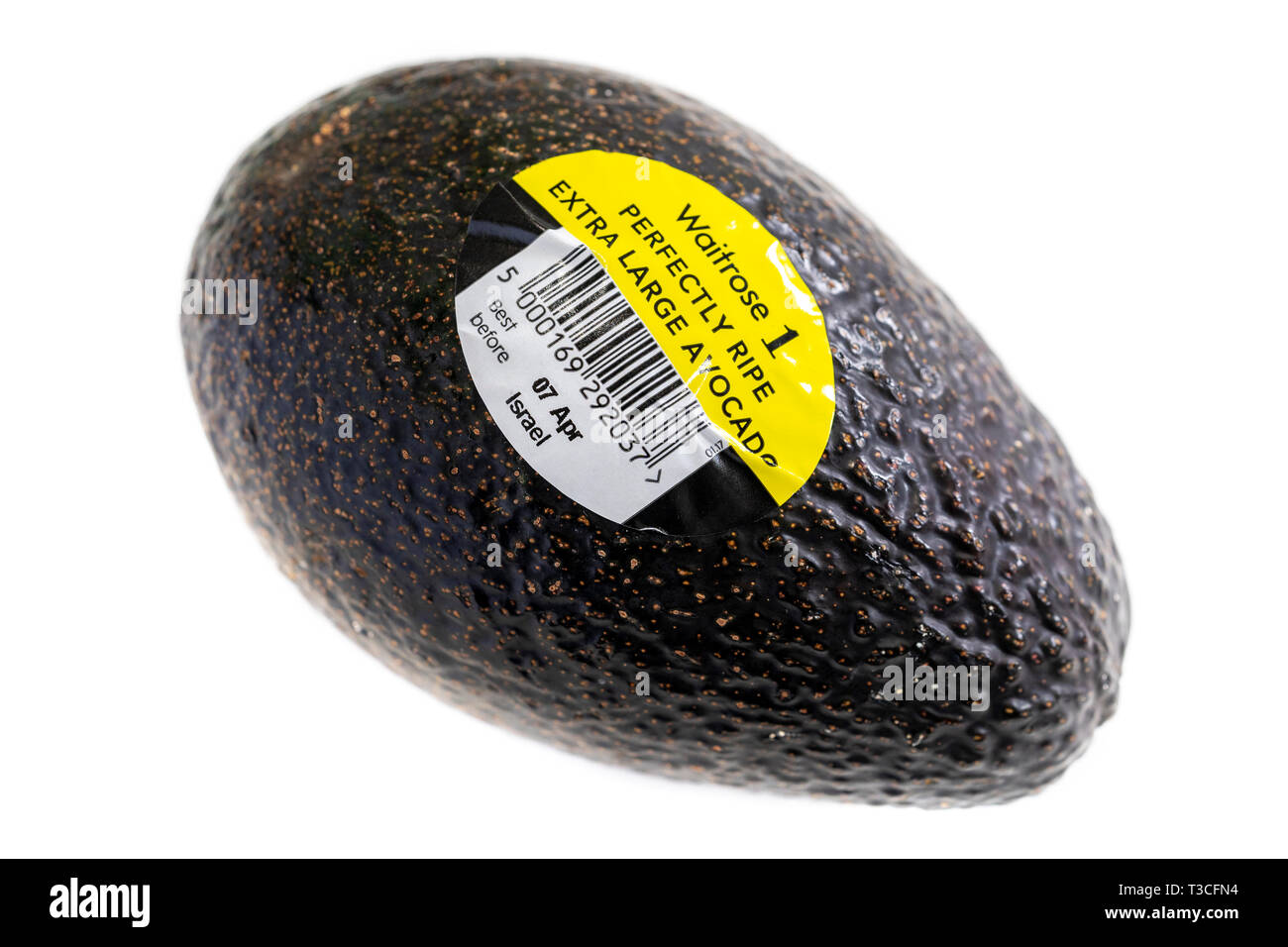 Bar Etiketten auf reife Avocado auf weißem Hintergrund codiert Stockfoto