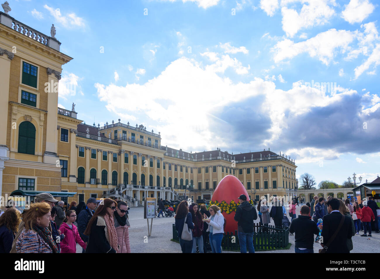 Wien, Wien: Schloss Schönbrunn, Ostermarkt (Ostermarkt) im 13. Hietzing, Wien, Österreich Stockfoto