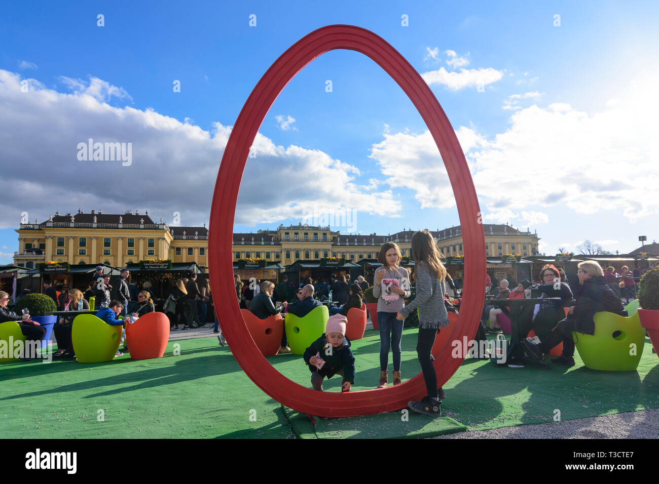 Wien, Wien: Schloss Schönbrunn, Ostermarkt (Ostermarkt) im 13. Hietzing, Wien, Österreich Stockfoto