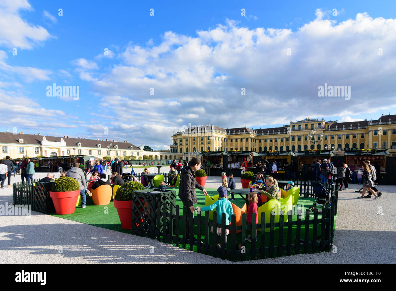 Wien, Wien: Schloss Schönbrunn, Ostermarkt (Ostermarkt) im 13. Hietzing, Wien, Österreich Stockfoto