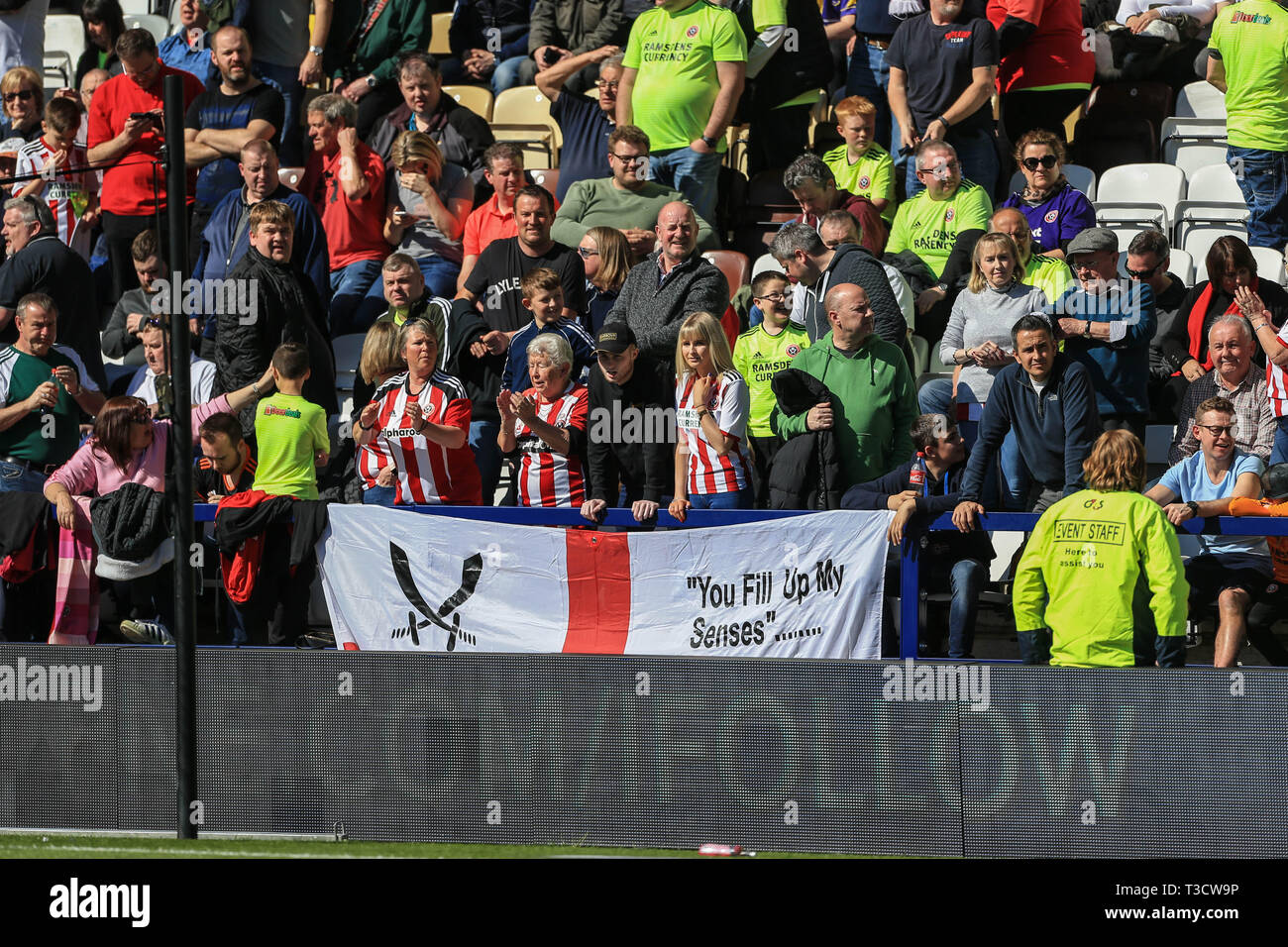 6. April 2019, Deepdale, Preston, England; Sky Bet Meisterschaft, Preston North End vs Sheffield United; Sheffield United Fans singen entfernt Credit: Mark Cosgrove/News Bilder der Englischen Football League Bilder unterliegen DataCo Lizenz Stockfoto