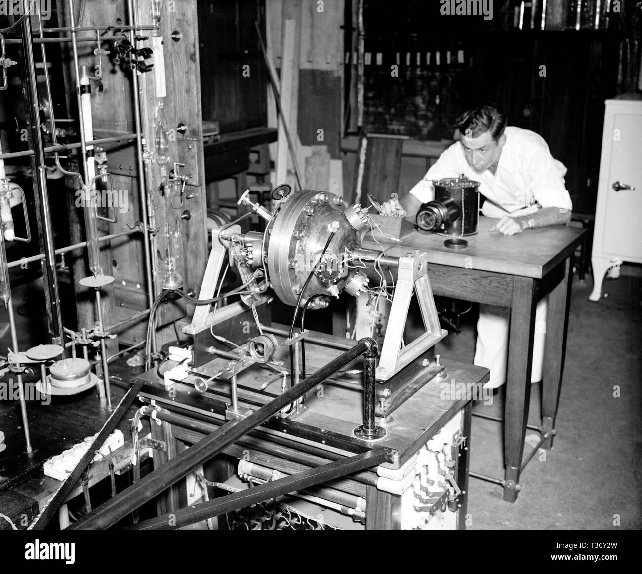 Eine Untersuchung des Mechanismus der Flamme propogation im Zylinder eines Verbrennungsmotors wird am US-Büro von Standards für die Nationalen Beratenden Ausschuss für die Luft- und Raumfahrt hergestellt. 1937 Stockfoto