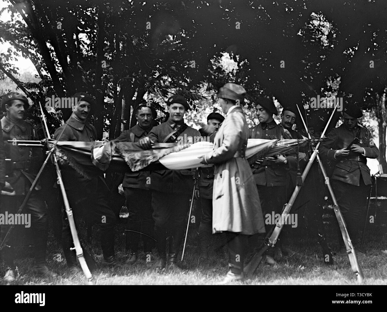 Blaue Teufel Amerika besucht - Die chasseurs alpins sind die Elite Berg Infanterie der französischen Armee. 1918 Stockfoto Blaue Teufel Amerika besucht - Die chasseurs alpins sind die Elite Berg Infanterie der französischen Armee. 1918 Stockfoto