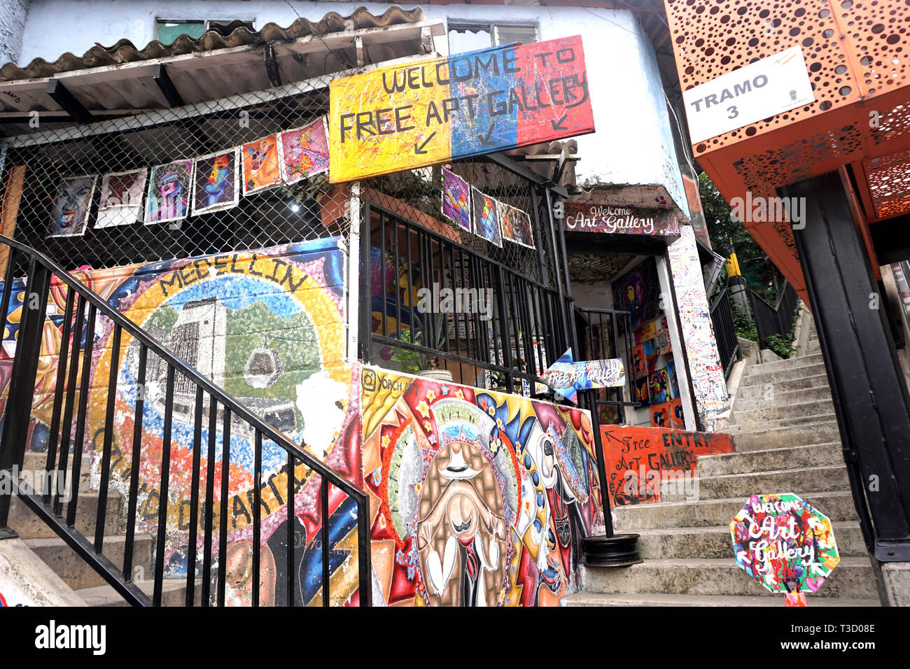 Äußere der Kunstgalerie in der Comuna 13, Medellin, Kolumbien Stockfoto