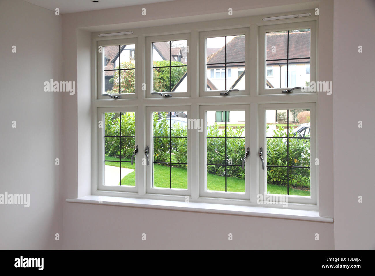 Lomax + Holz sechs unterteilten Fenster öffnen Stockfoto