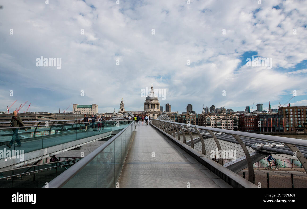 Millennium Bridge Central London Stockfoto
