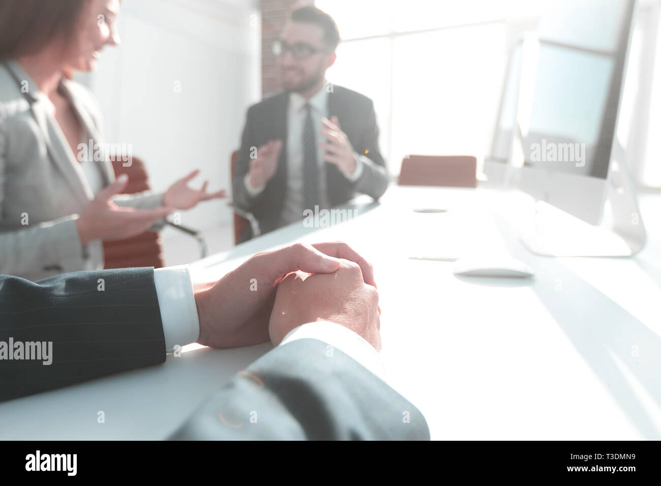 Hintergrundbild. Business woman Leiten einer Konferenz Stockfoto