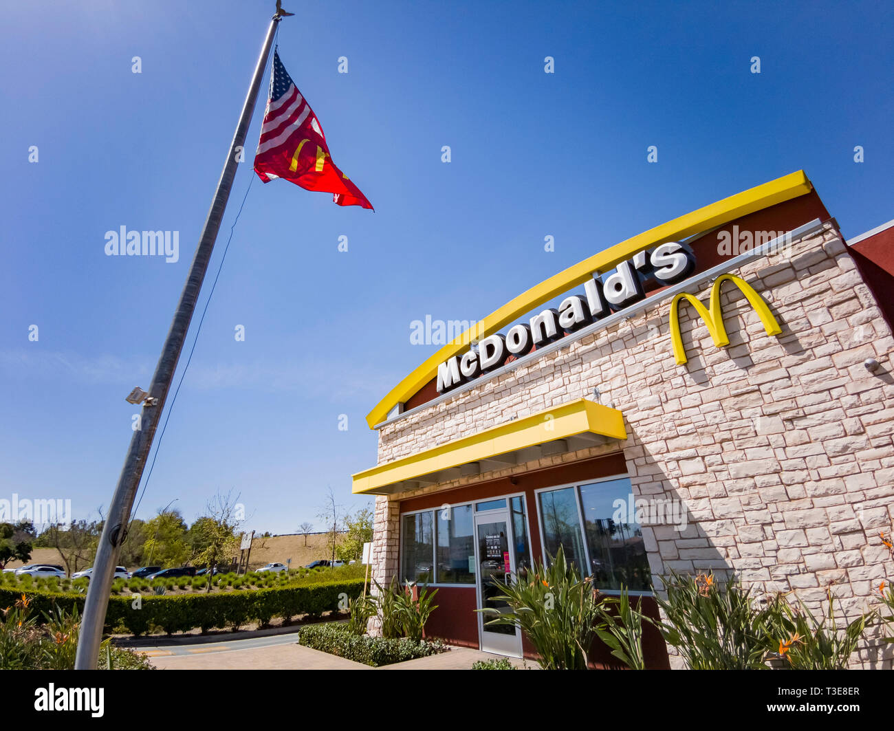 Los Angeles, Feb 3: Außenansicht des Fast food Gesellschaft des berühmten McDonald am Mar 3, 2019 in Los Angeles, Kalifornien Stockfoto