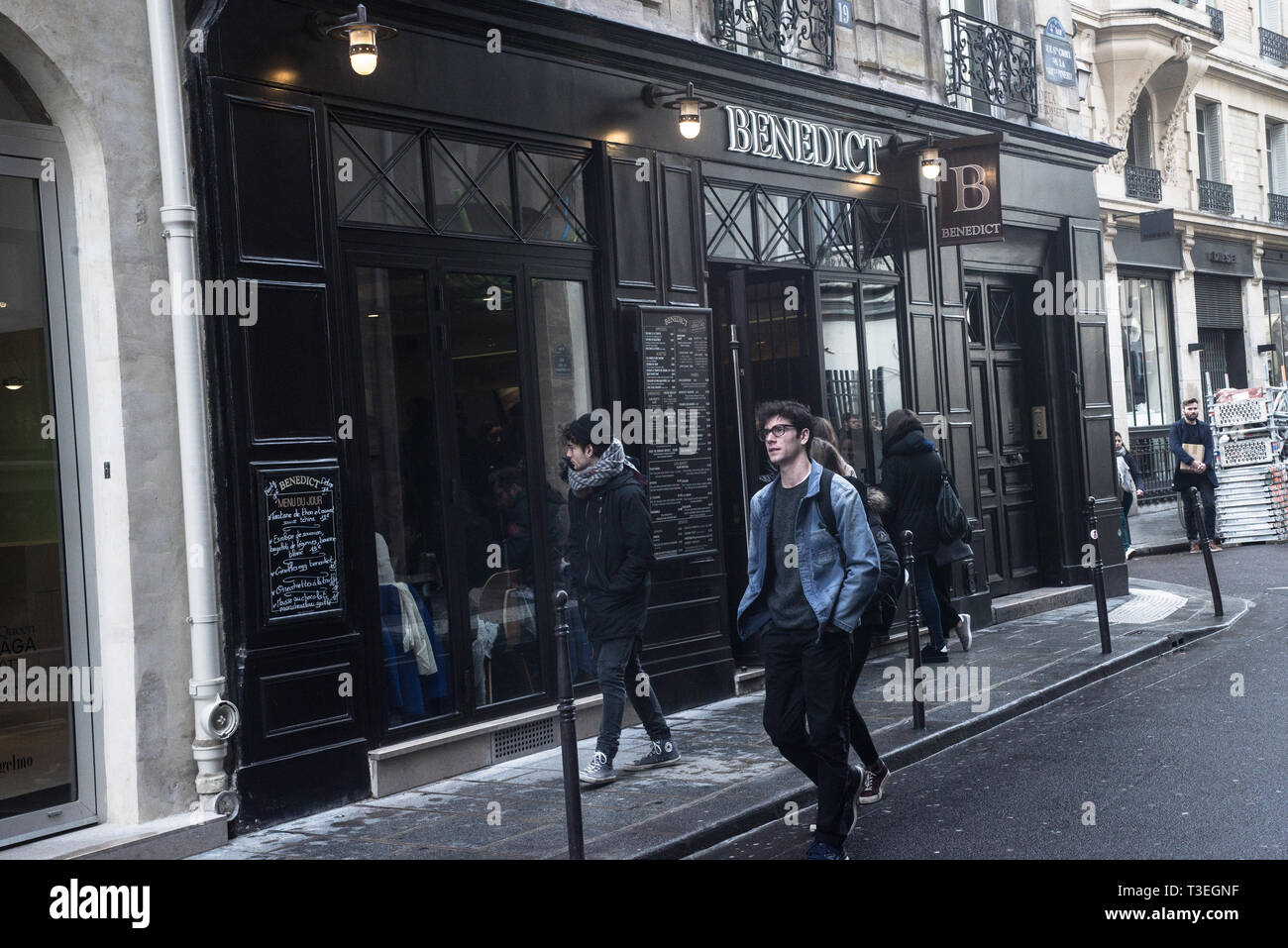 Pariser Straße im Marais Stockfoto