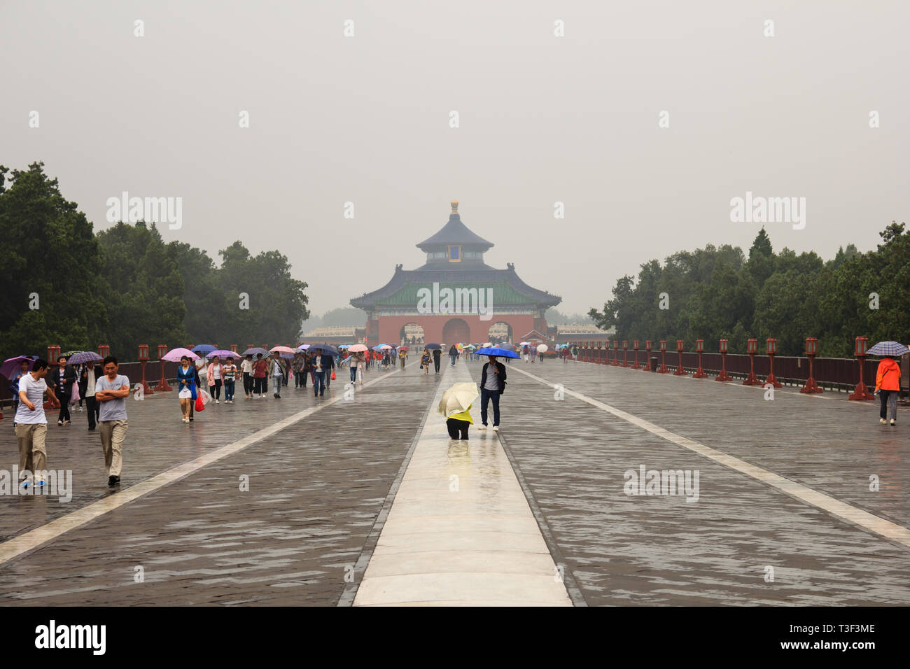 Touristen, die sich in der Himmelstempel in Peking Stockfoto