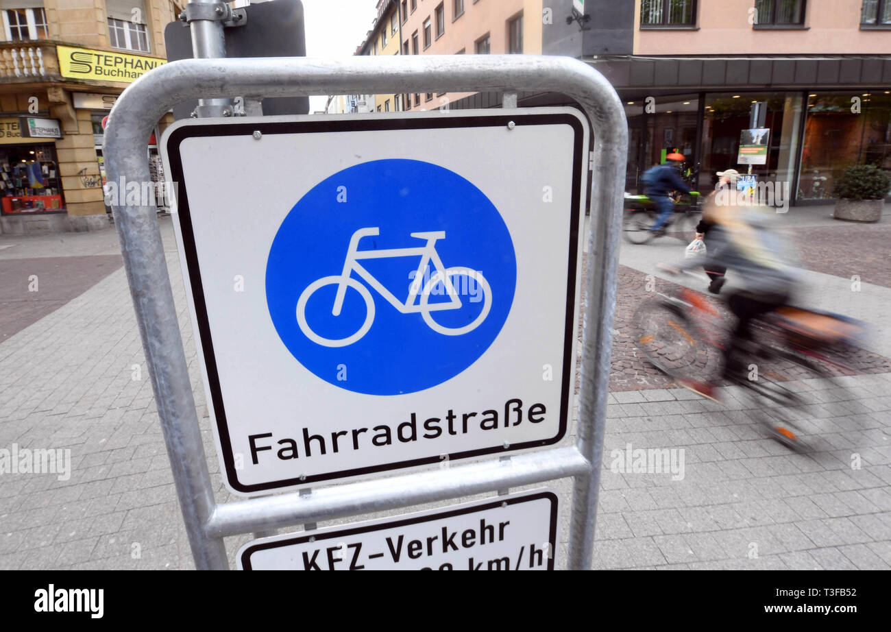 Karlsruhe Bicycle Stockfotos und -bilder Kaufen - Alamy
