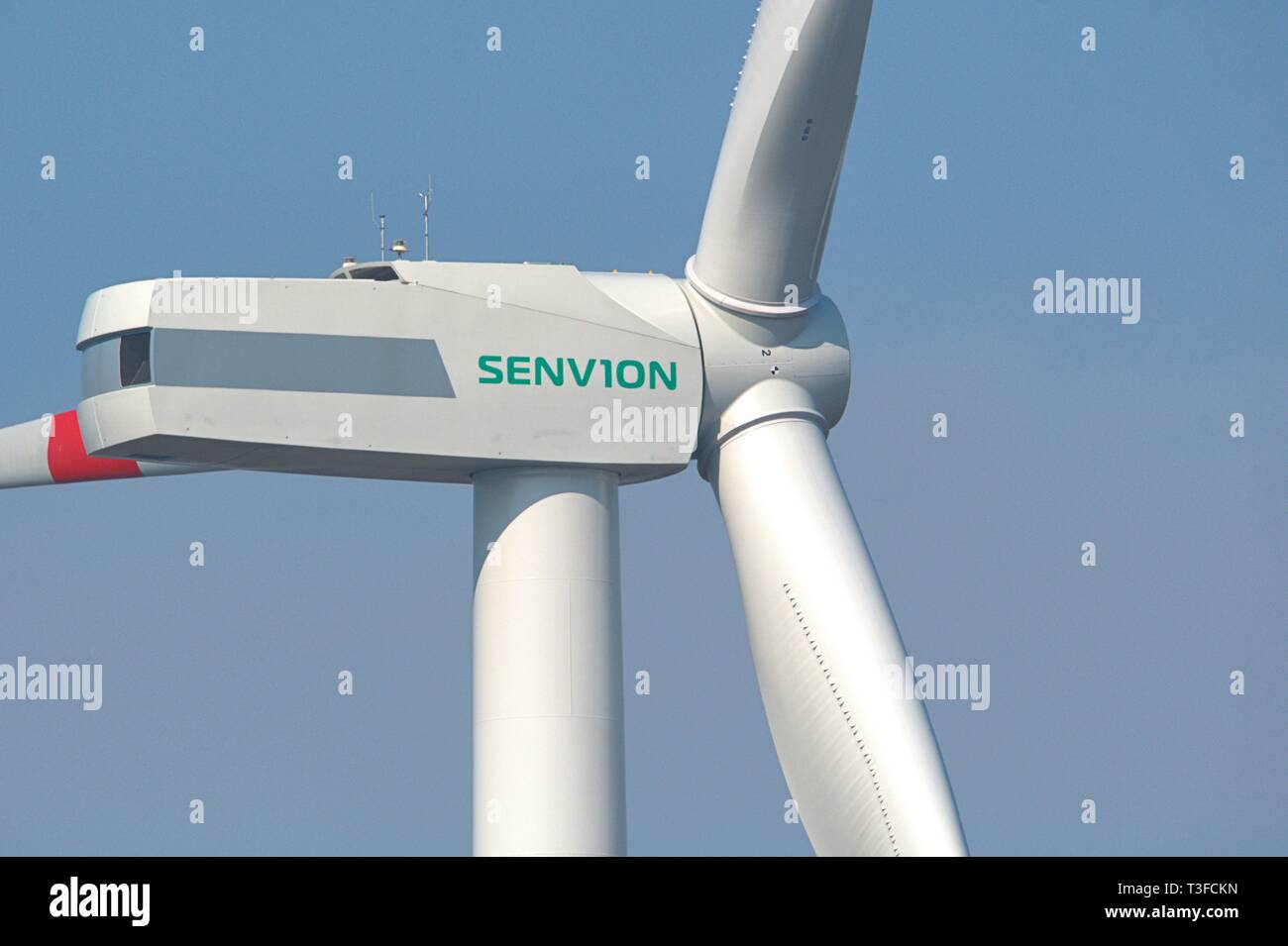 Winnert, Deutschland. 06 Apr, 2019. 06.04.2019, den Motor Haus einer Senvion Windpark mit dem Rotor Hub und die Fotos für die Rotorblätter in der Nähe von Winnert in Schleswig-Holstein. Senvion SA, vormals REpower Systems, ist ein internationaler Wind energie Unternehmen mit Sitz in Luxemburg. | Verwendung der weltweiten Kredit: dpa/Alamy leben Nachrichten Stockfoto