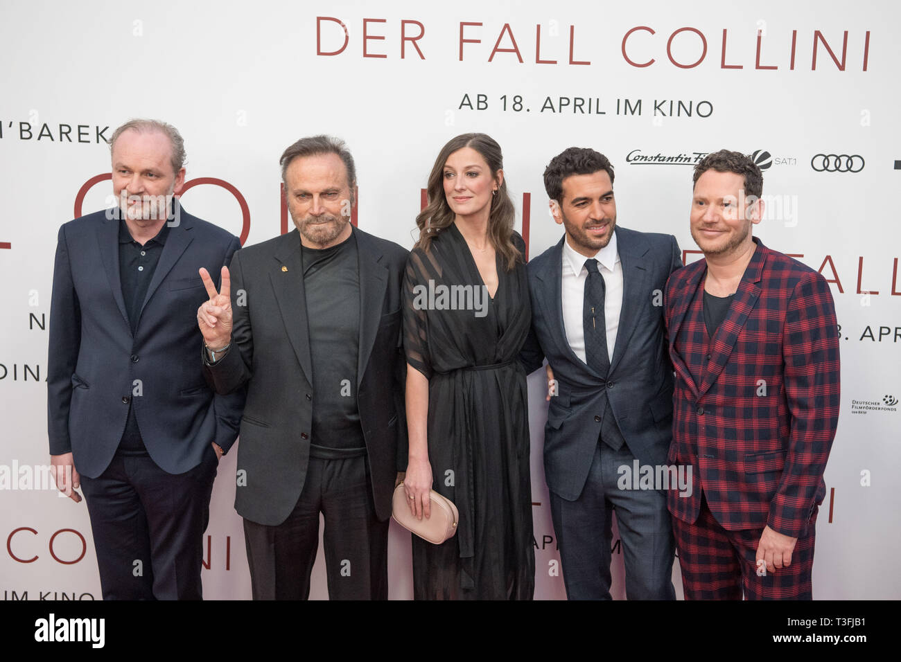 Berlin, Deutschland. 09 Apr, 2019. Der Autor Ferdinand von Schirach (L-R) und die Schauspieler Franco Nero, Alexandra Maria Lara, Elyas M'Barek und Regisseur Marco Kreuzpaintner zur Premiere des Films "Die fallen Collini' kommen. Quelle: Jörg Carstensen/dpa/Alamy leben Nachrichten Stockfoto