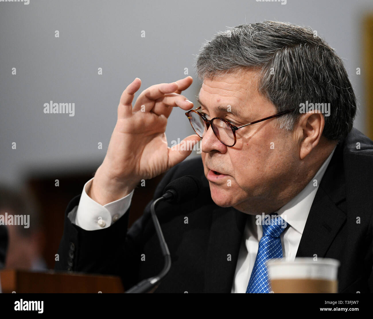 Washington DC, USA. 9 Apr, 2019. Us Attorney General William Barr bezeugt vor dem Unterausschuss für Handel, Justiz, Wissenschaft und verwandten Organisationen, in Washington, DC, USA, am 9. April 2019. Us Attorney General William Barr sagte Dienstag, den er ein anonymisiert Version der Mueller Bericht der Russland sonde Release wird "innerhalb einer Woche" bei einer Anhörung im Kongress. Quelle: Liu Jie/Xinhua/Alamy leben Nachrichten Stockfoto