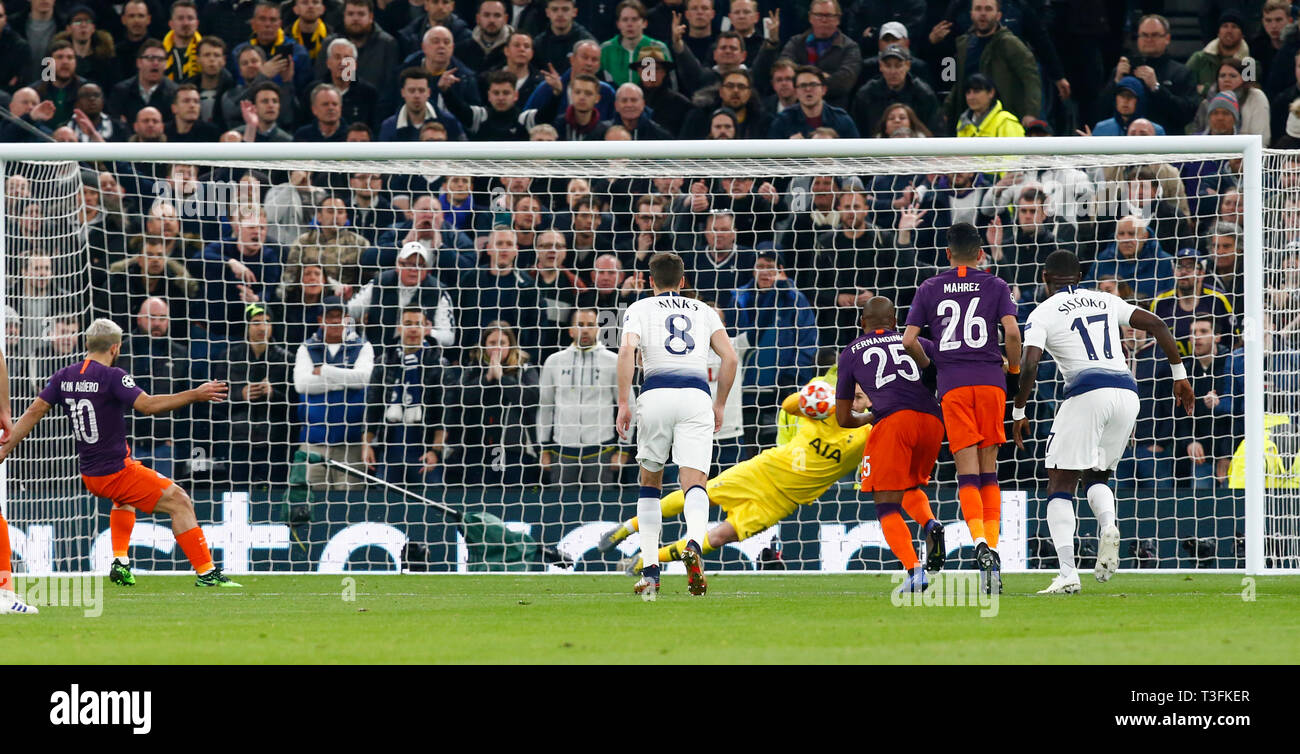 London, Großbritannien. 09 Apr, 2019. Tottenham Hotspur's Hugo Lloris Speichern von Manchester City Sergio Agüero während UEFA Championship League Viertelfinale zwischen den Tottenham Hotspur und Manchester City an der Tottenham Hotspur Stadion, London, UK am 09 Apr 2019 Credit Aktion Foto Sport FA Premier League und der Football League Bilder unterliegen dem DataCo Lizenz. Redaktionelle Verwendung nur. Kein Print Sales. Keine persönlichen Gebrauch. Keine unbezahlten Einsatz Credit: Aktion Foto Sport/Alamy leben Nachrichten Stockfoto