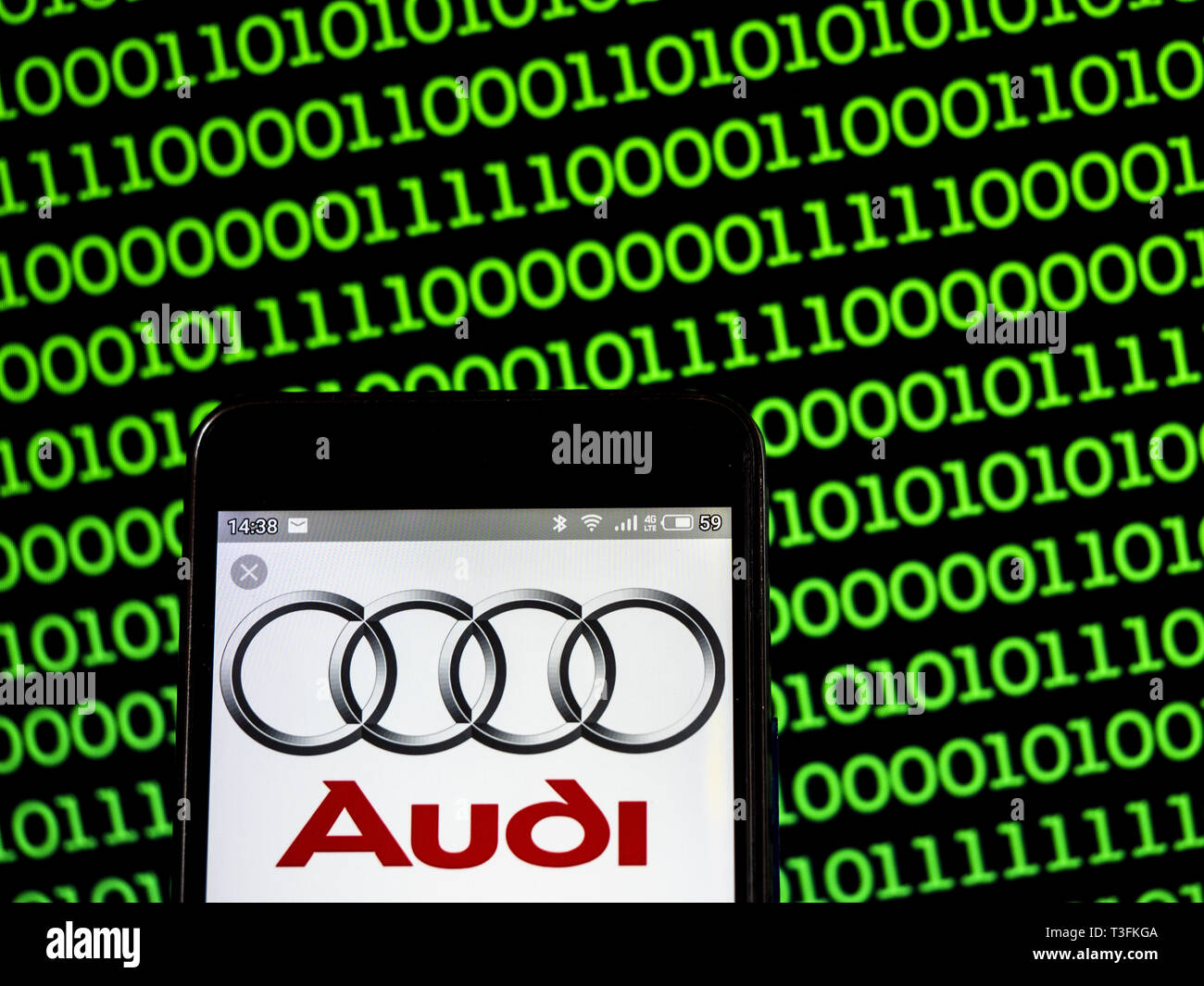 In der Ukraine. 8 Apr, 2019. In diesem Foto ist eine Abbildung der Audi AG Logo gesehen auf einem Smartphone angezeigt. Quelle: Igor Golovniov/SOPA Images/ZUMA Draht/Alamy leben Nachrichten Stockfoto