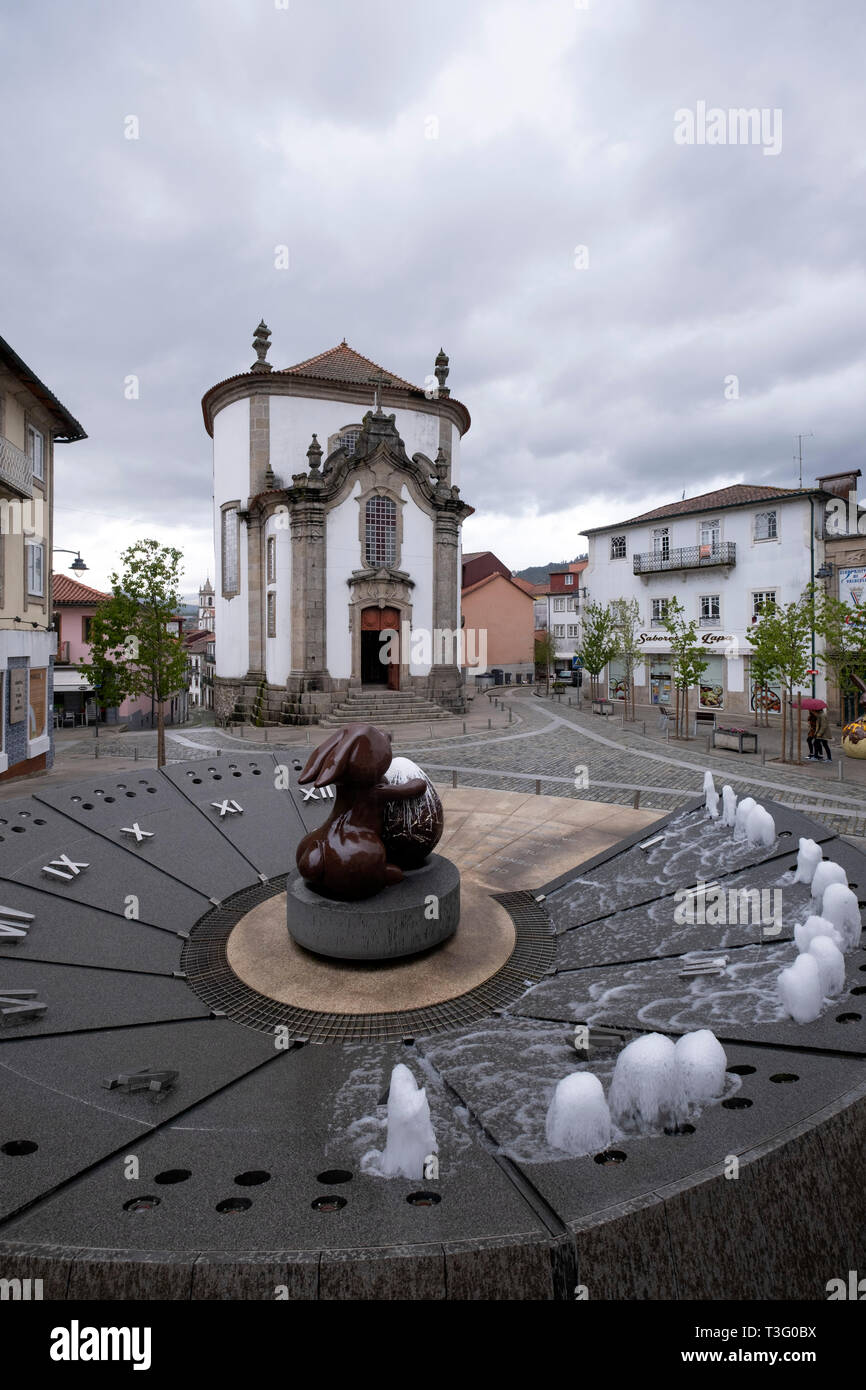 Wasser Uhr vor der Kirche Igreja da Lapa Paroquial de Arcos de Valdevez, Portugal, Europa Stockfoto