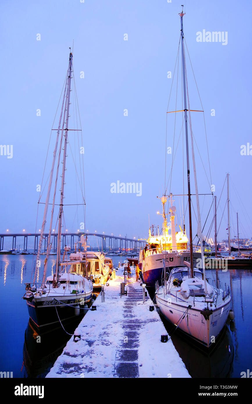 Abendbild von Tromso, gilt als die nördlichste Stadt der Welt mit einer Bevölkerung über 50,000 Stockfoto