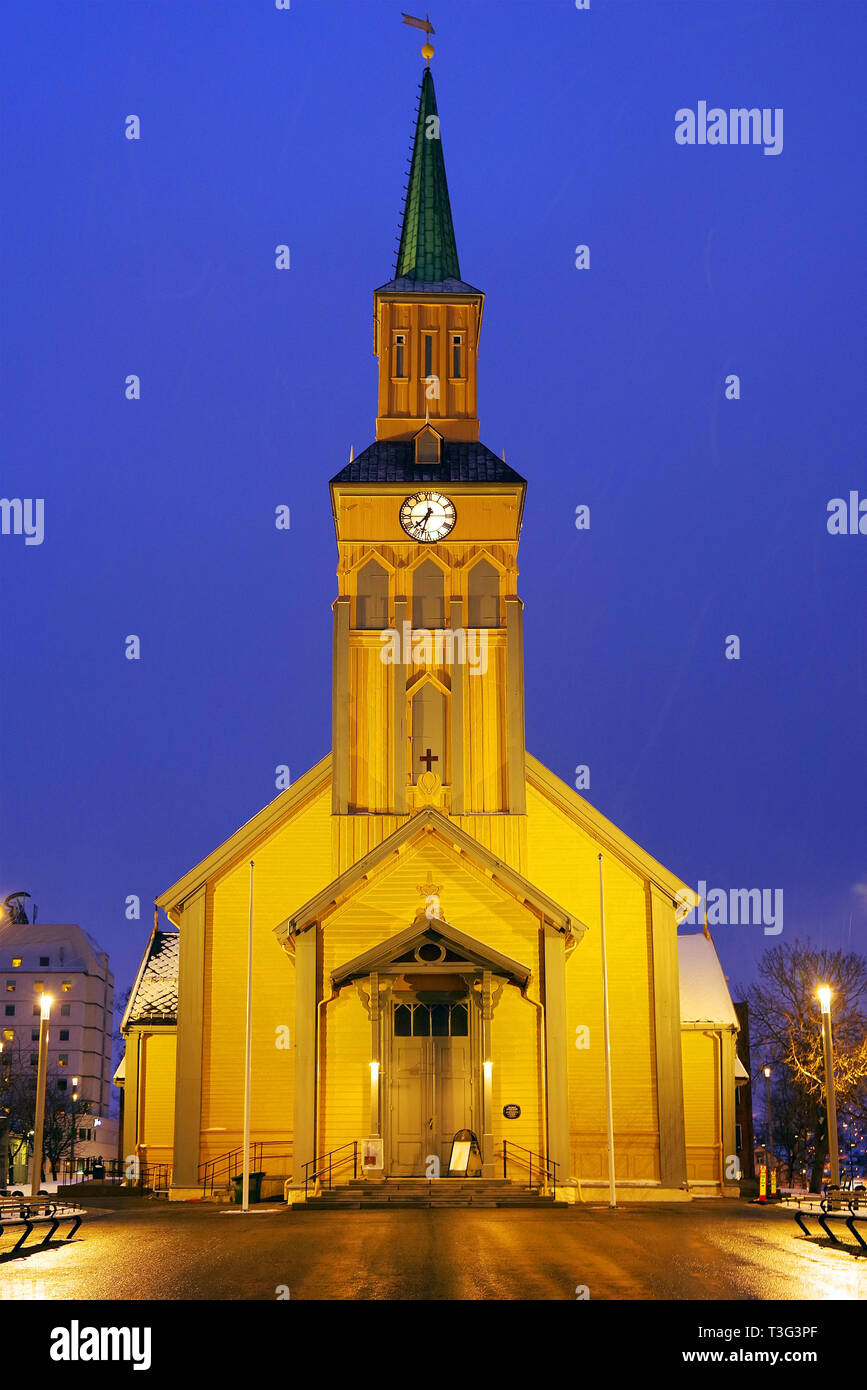 Abendbild von Tromso, gilt als die nördlichste Stadt der Welt mit einer Bevölkerung über 50,000 Stockfoto