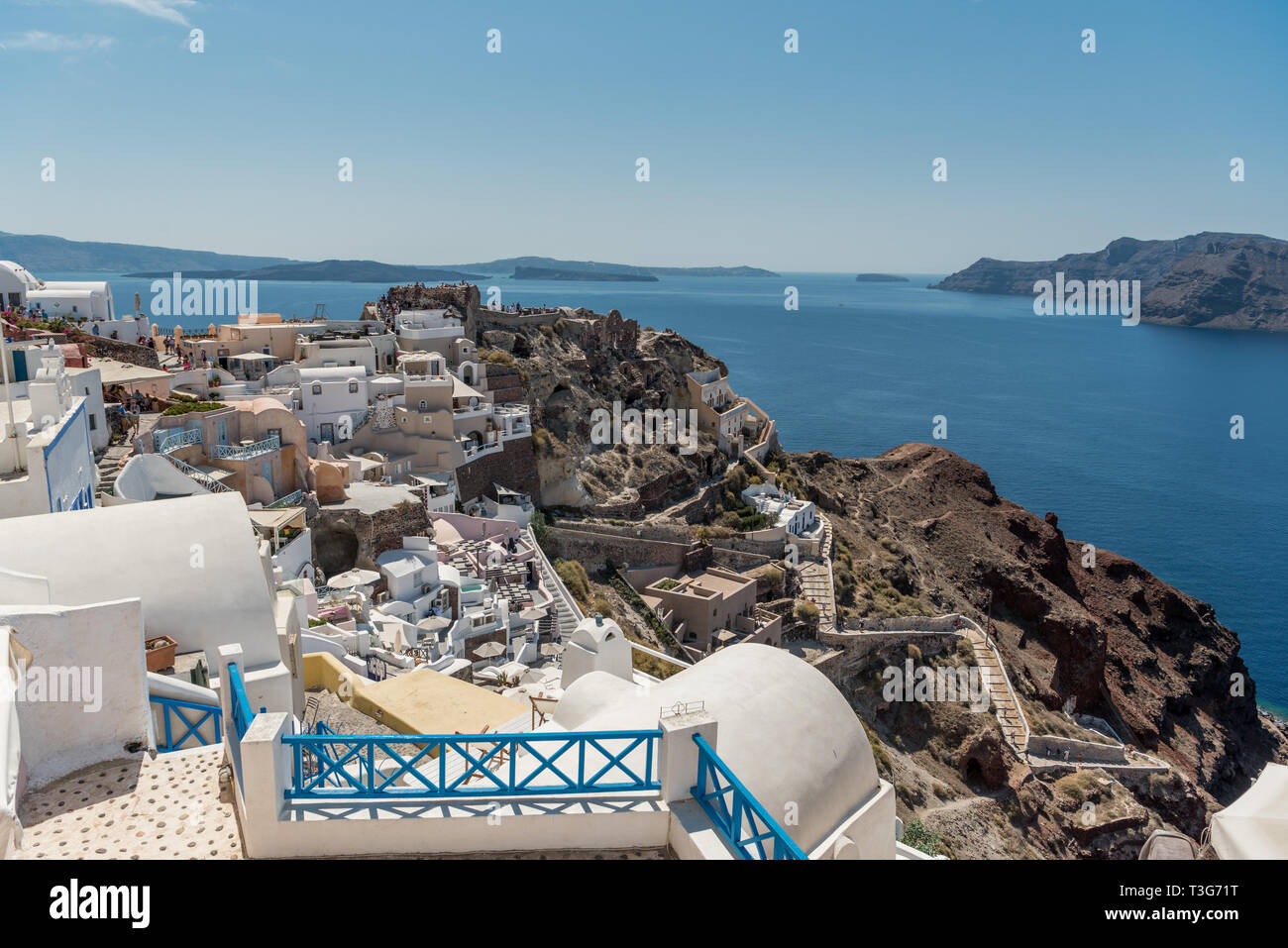 Blick auf Teile von Oia auf Santorini Stockfoto