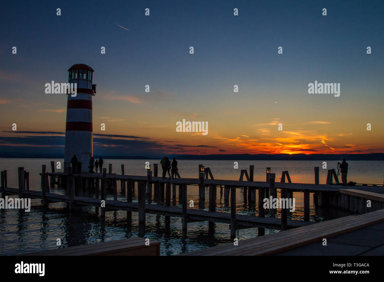 Sonnenuntergang (Sunset) - Leuchtturm (Leuchtturm) Podersdorf, Neusiedler See, Burgenland, Österreich Stockfoto