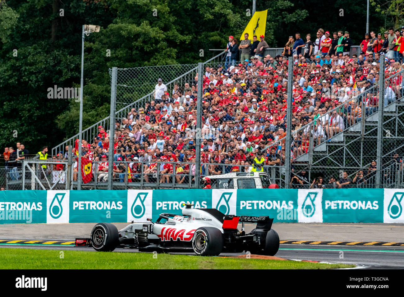 Monza/Italien - #20 Kevin Magnussen (HAAS) bei der roggia Schikane während der Italienischen GP Stockfoto