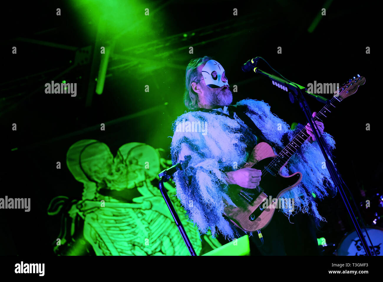 Turin, Italien. 08 Apr, 2019. Die Band der "Tre Allegri Ragazzi Morti" auf der Bühne des OGR-Torino. Mit ihrer Tour indacato dei Sogni" Titel ihrer letzten Album. Credit: Bruno Brizzi/Pacific Press/Alamy leben Nachrichten Stockfoto