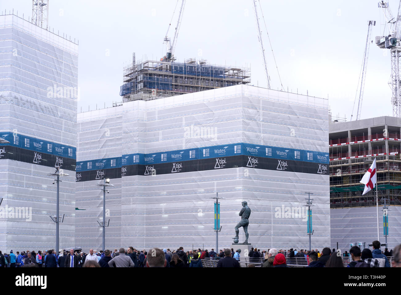 Einen Überblick über die Bauarbeiten vor dem FA Cup semi Finale im Wembley Stadion, London. Stockfoto