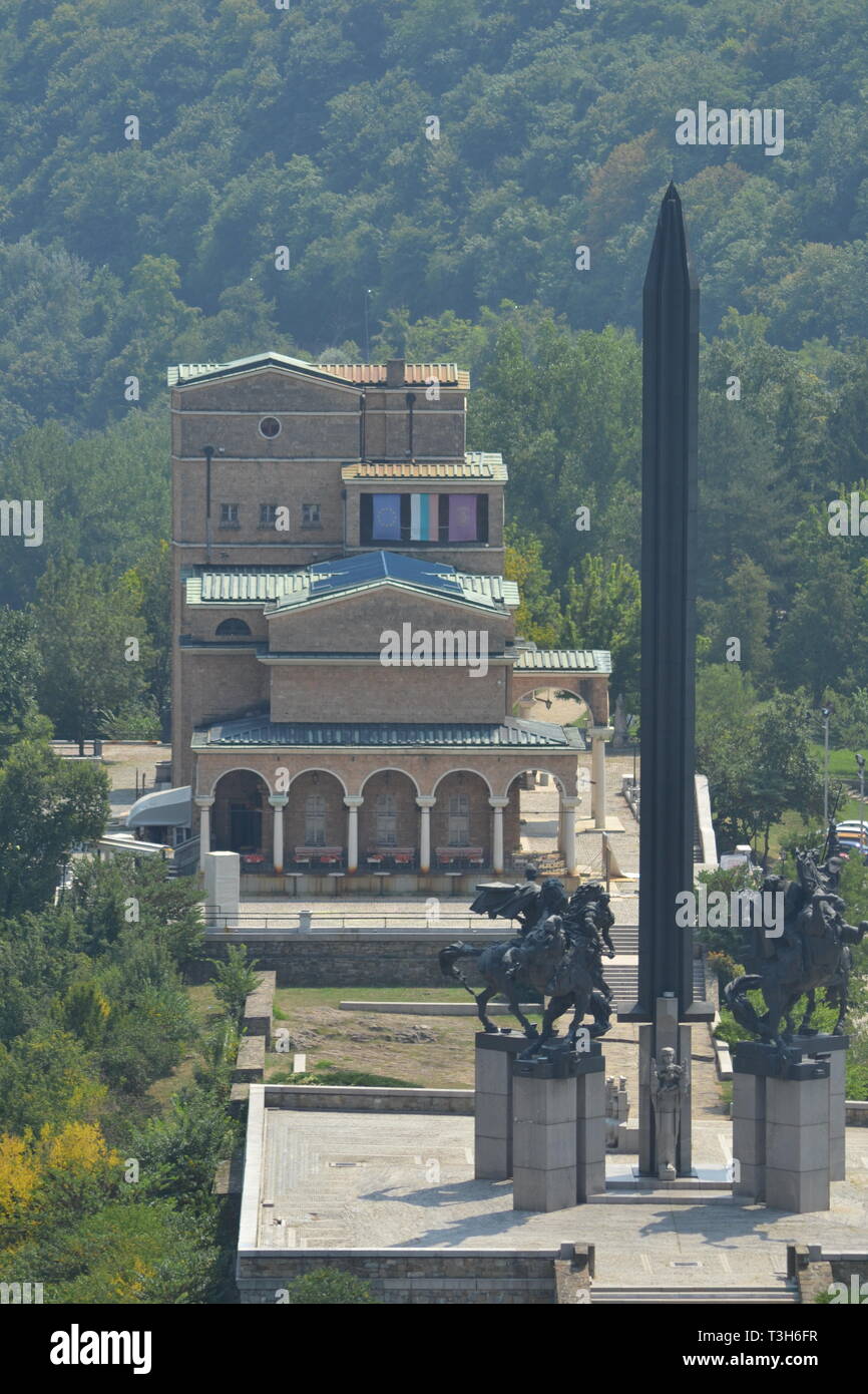 State Art Museum und Asen Denkmal auf der Jantra, Veliko Tarnovo, Bulgarien Stockfoto