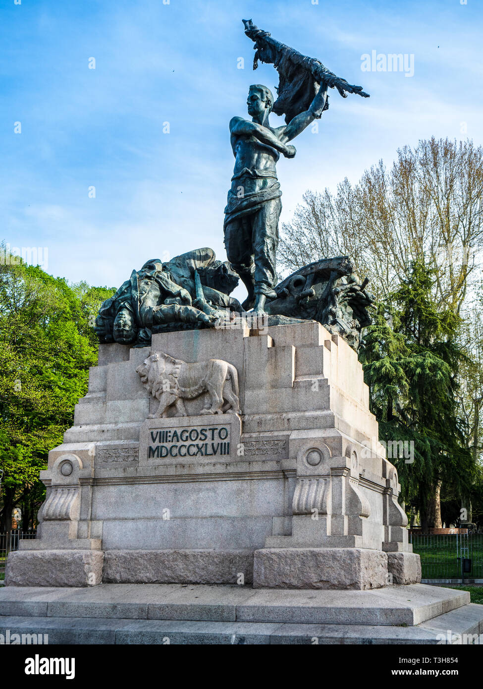 Popolano Kriegerdenkmal Bologna Italien - Memoria Statue, die Toten vom 8. August 1848 Kampf um die Unabhängigkeit gegen die österreichische Armee. Stockfoto