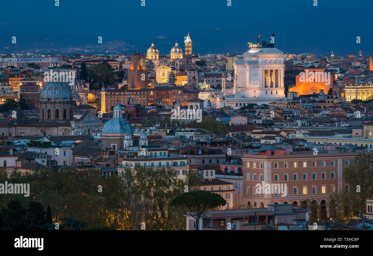 Rom Panorama bei Sonnenuntergang vom Gianicolo Terrasse. Stockfoto