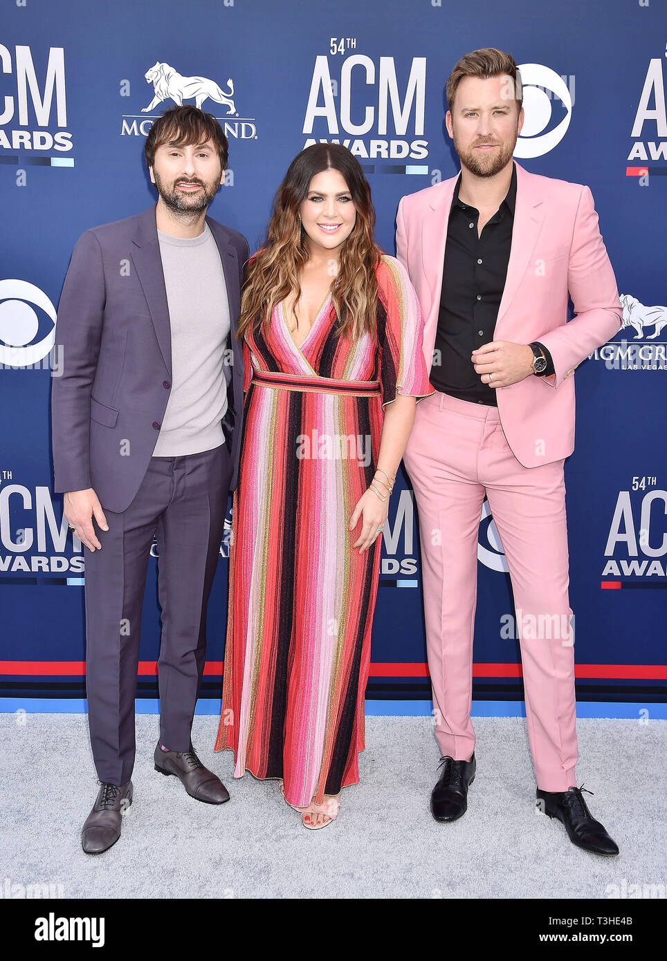 LAS VEGAS, CA - 07 April: (L-R) Dave Haywood, Hillary Scott und Charles Kelley von Lady Antebellum der 54 Akademie der Country Music Awards im MGM Grand Hotel & Casino am 07 April, 2019 in Las Vegas, Nevada teilnehmen. Stockfoto