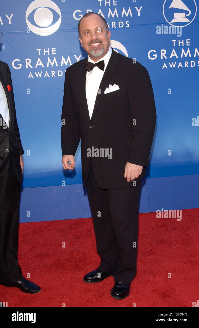 LOS ANGELES, Ca. Februar 27, 2002: Sänger Billy Joel bei den Grammy Awards 2002 in Los Angeles. Stockfoto