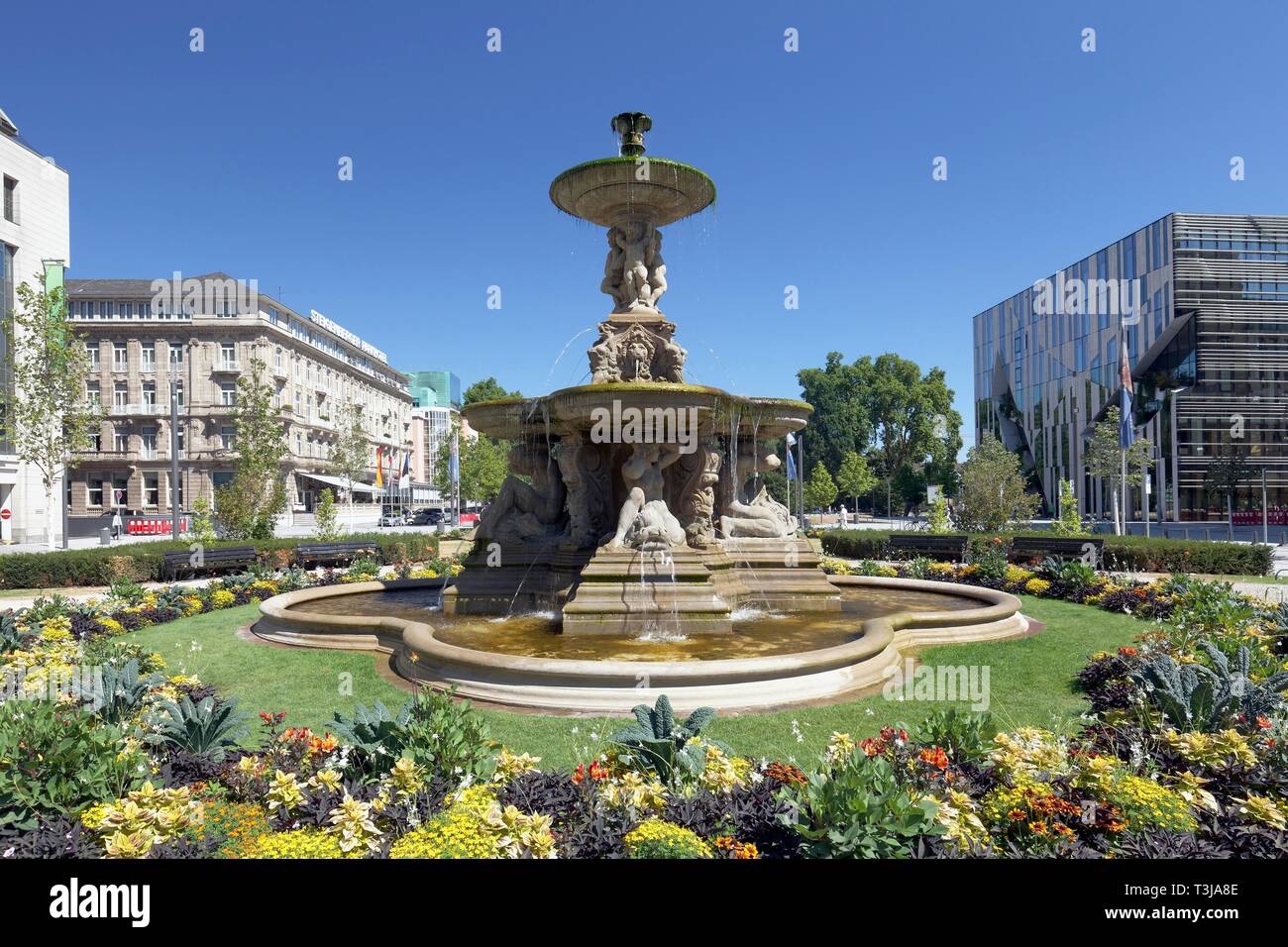 Am Corneliusplatz, Ko, Königsallee, Düsseldorf, Rheinland, Nordrhein-Westfalen, Deutschland Schalenbrunnen Stockfoto