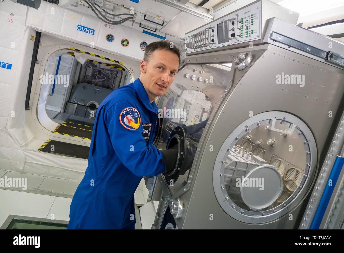 Matthias Maurer, Astronaut, im Raumschiff EAC, Trainingszentrum für Astronauten, Köln, Deutschland Stockfoto