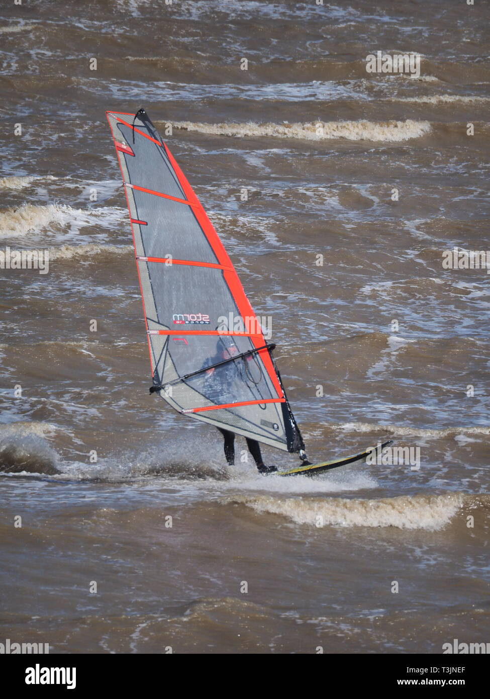 Münster am Meer, Kent, Großbritannien. 10. April 2019. UK Wetter: Einen sonnigen und windigen Morgen in Münster am Meer, Kent mit der Temperatur fühlen wie 2 Grad mit dem Wind Chill. Credit: James Bell/Alamy leben Nachrichten Stockfoto