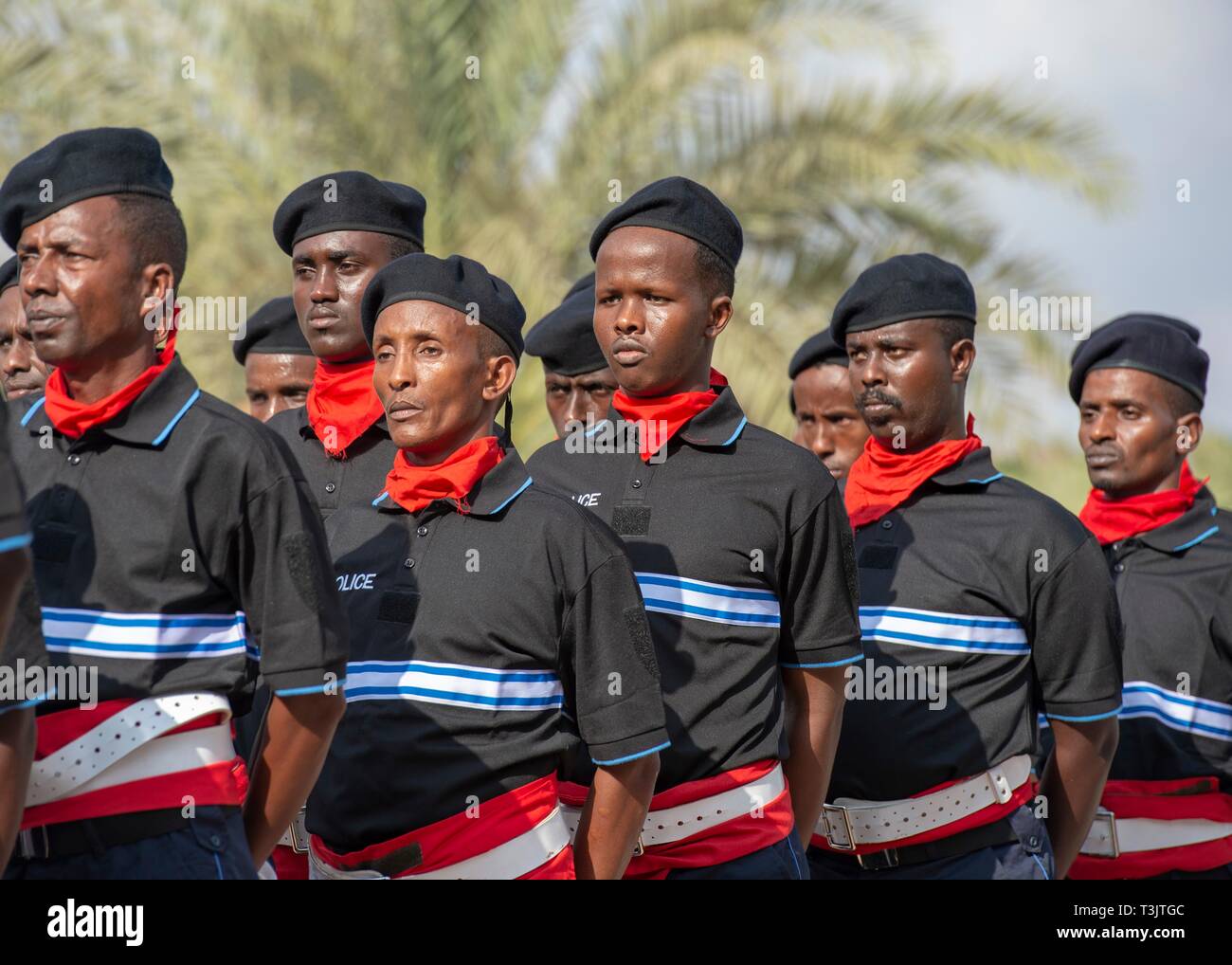 Stadt Dschibuti Dschibuti. 09 April, 2019. Somalischer Polizisten stehen in der Ausbildung während der abschlusszeremonie an der Polizeiakademie Dschibuti April 9, 2019 in Djibouti, Dschibuti. Credit: Planetpix/Alamy leben Nachrichten Stockfoto