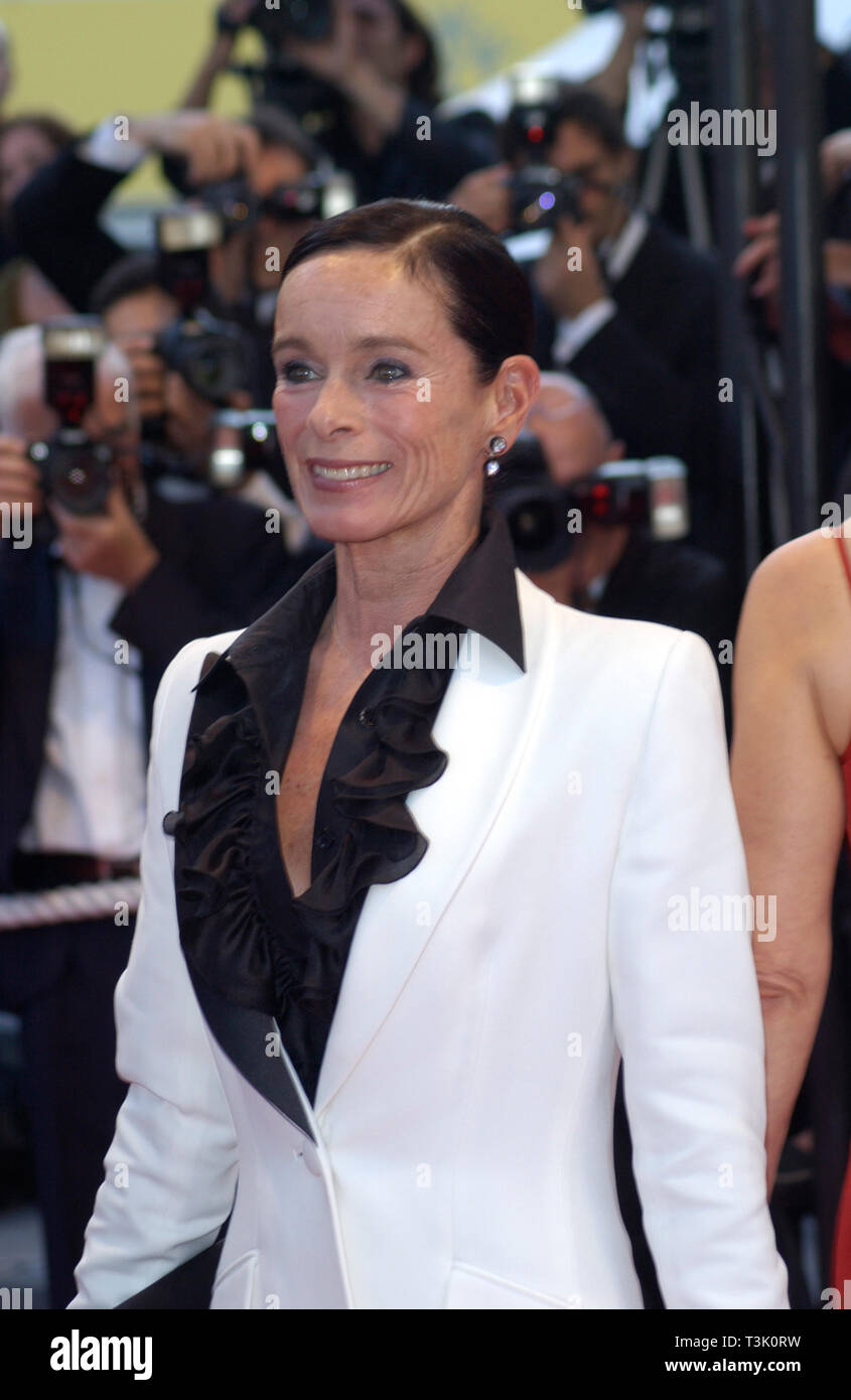 CANNES, Frankreich. 26. Mai 2002: Schauspielerin Geraldine Chaplin bei der Schließung Awards Gala für die 55. jährlichen Filmfestspiele von Cannes. © Paul Smith/Featureflash Stockfoto