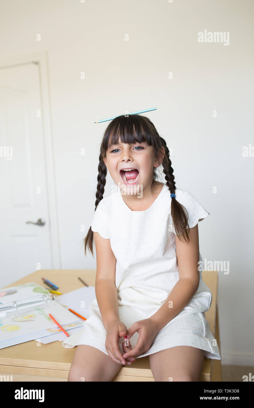 6-7 Jahr alt happy Girl mit Phantasie Stockfoto