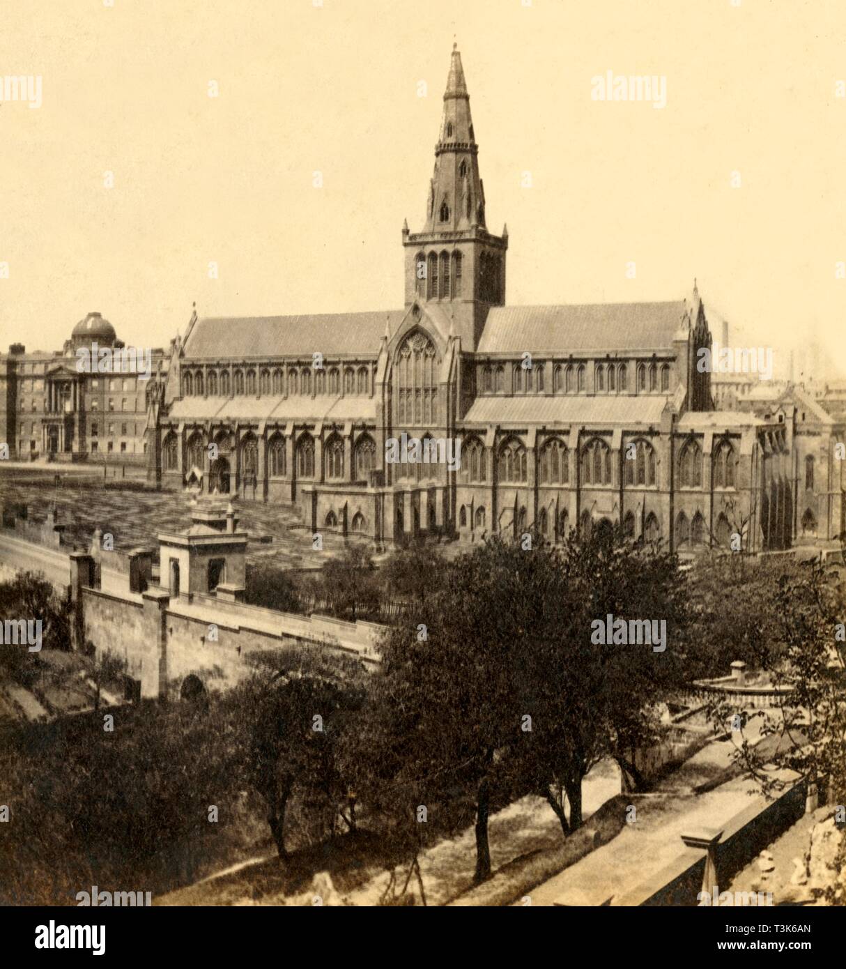 "Glasgow Cathedral - aus Süd-ost", Mitte - Ende des 19. Jahrhunderts, (c 1912). Schöpfer: George Washington Wilson. Stockfoto