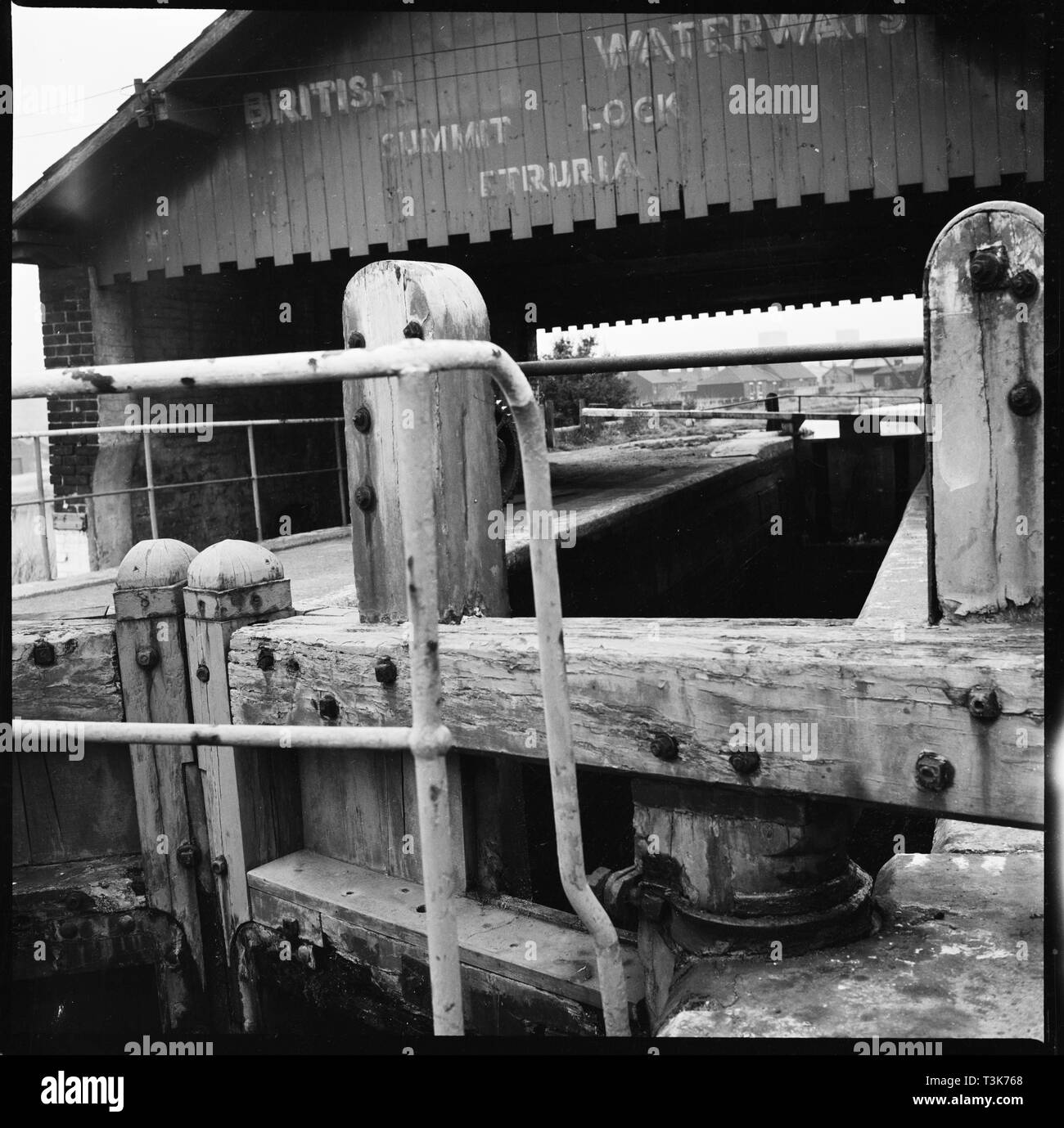 Gipfel Lock, Trent und Mersey Canal, Etrurien, Hanley, Stoke-on-Trent, 1965-1968. Schöpfer: Eileen Deste. Stockfoto