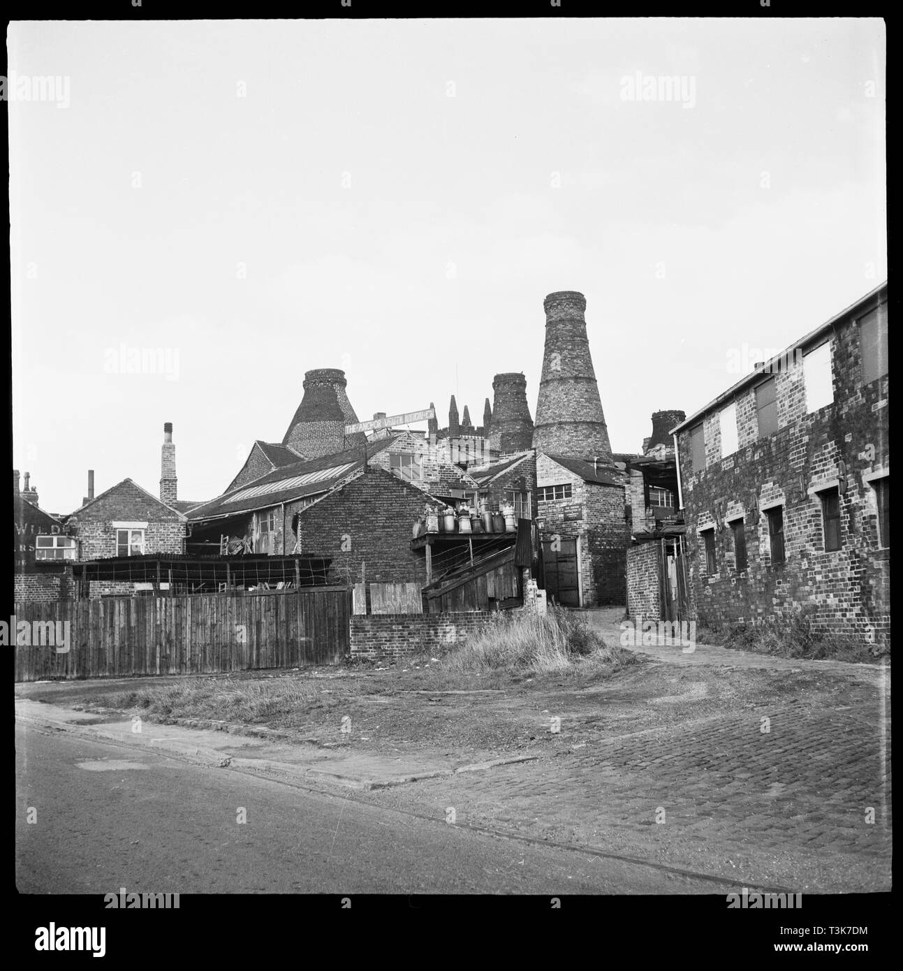 Enson arbeitet, Bagnall Street, Longton, Stoke-on-Trent, 1965-1968. Schöpfer: Eileen Deste. Stockfoto