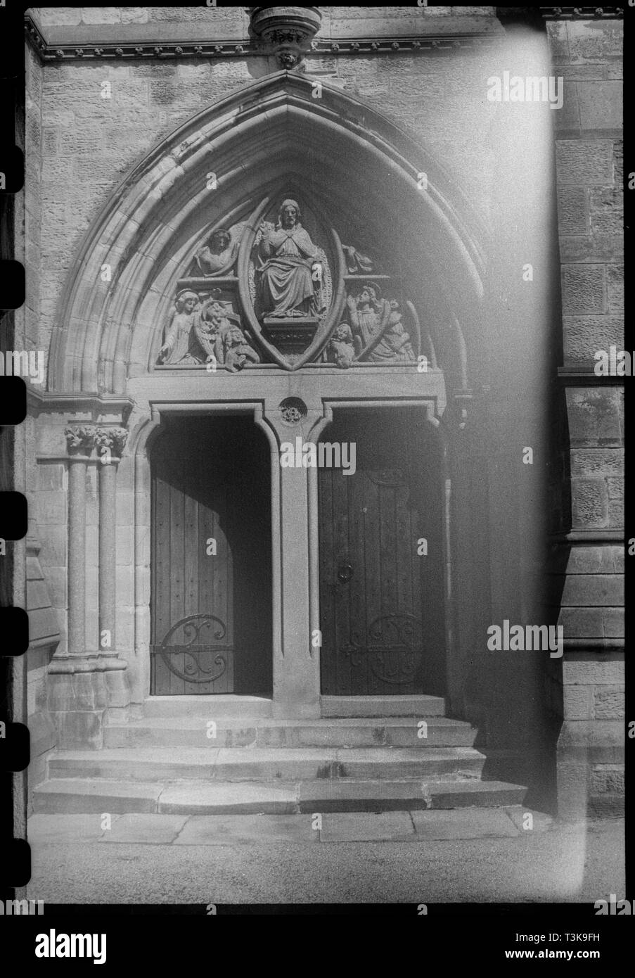 Tympanon, die St. Augustine's Kirche, Front Street, Alston, Cumbria, c 1955 - c 1980. Schöpfer: Ursula Clark. Stockfoto