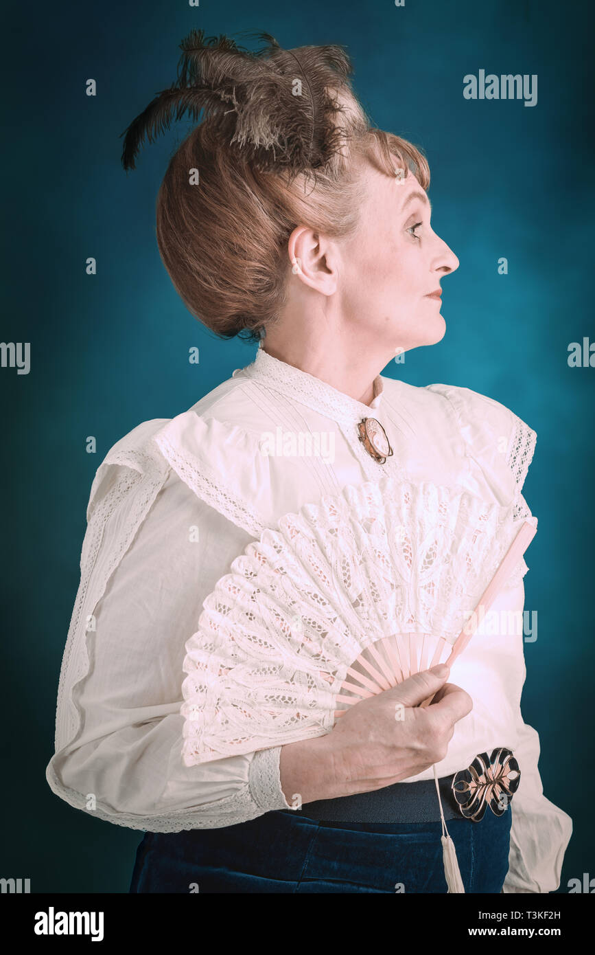 Charakter erstellt mit Make up und Kostüme für das letzte große Projekt für Hochschulabschluss Stockfoto