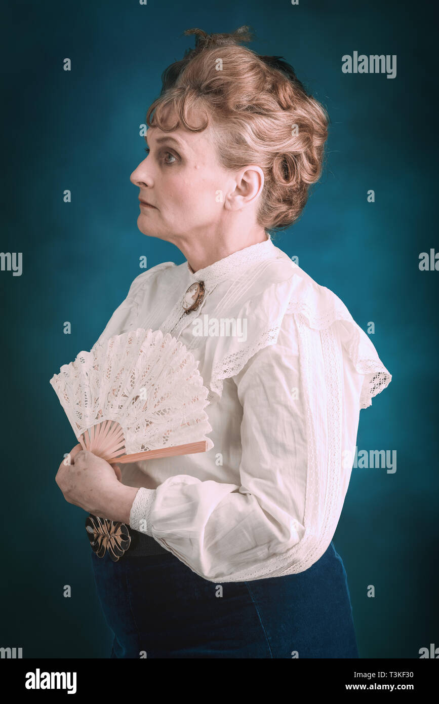 Charakter erstellt mit Make up und Kostüme für das letzte große Projekt für Hochschulabschluss Stockfoto